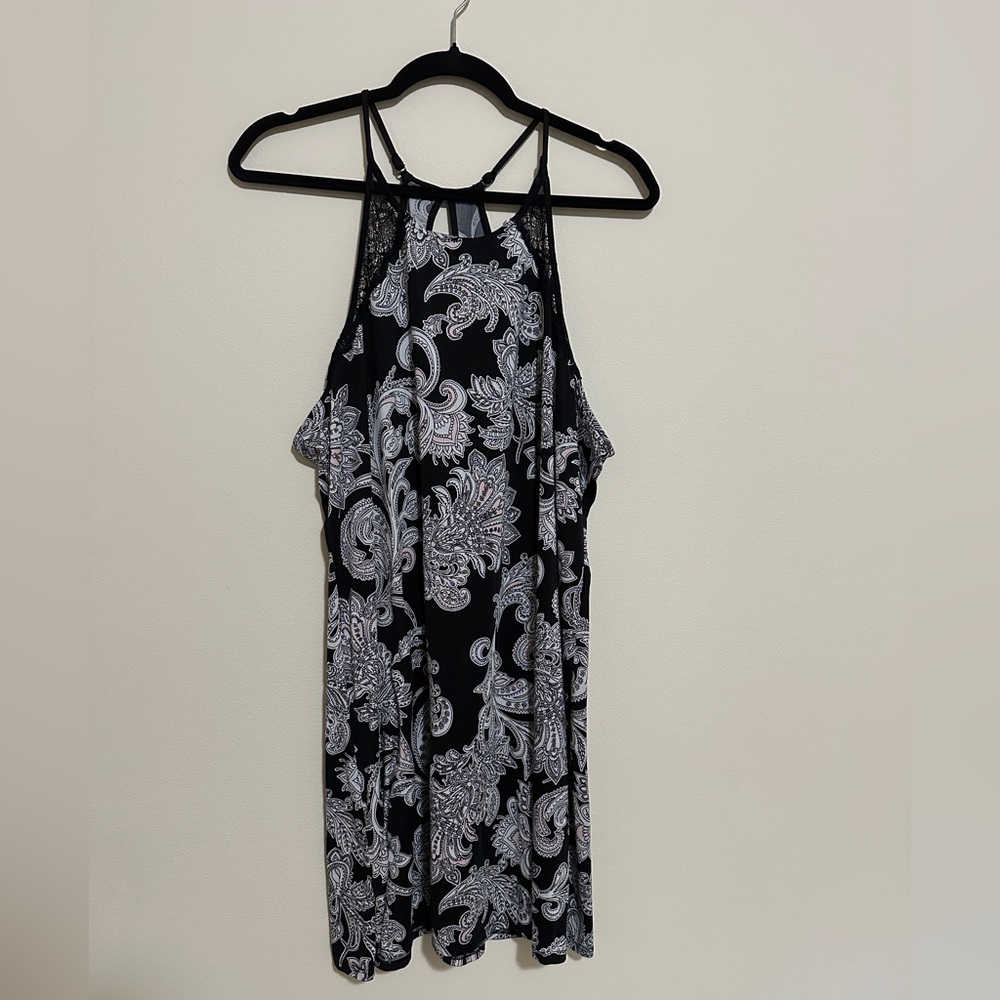 ♻️ Apt 9: EUC Paisley Satin Nightgown